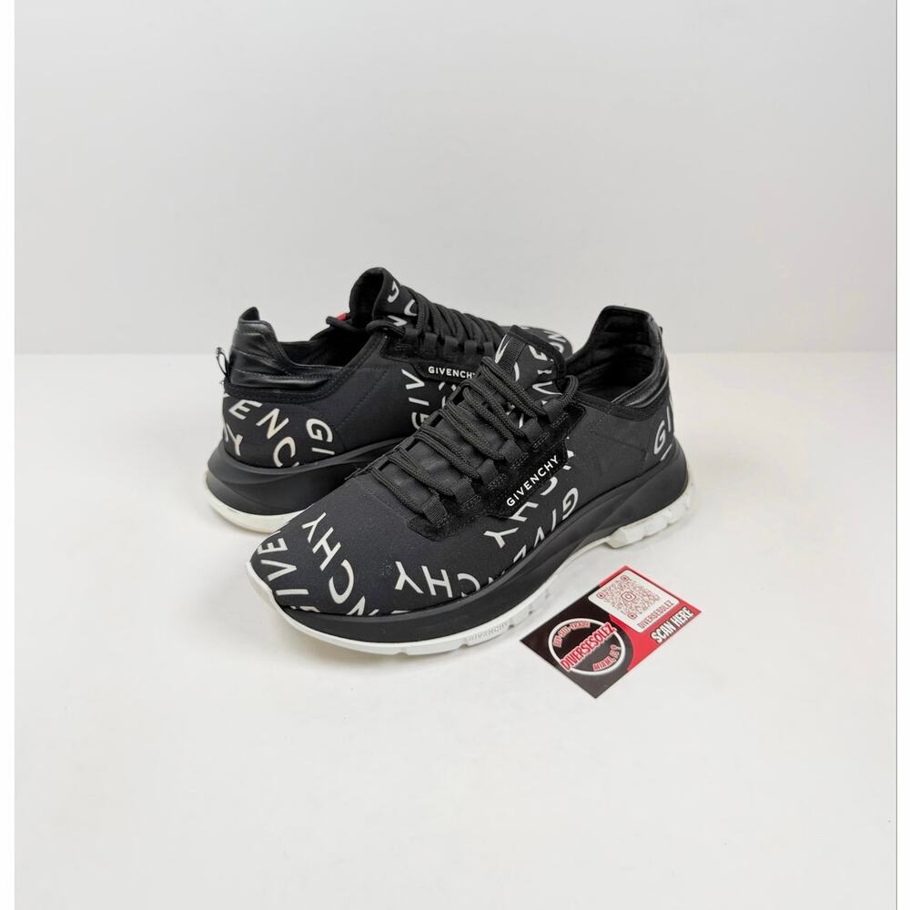 Size 40EU/7US - Givenchy Spectre Runner